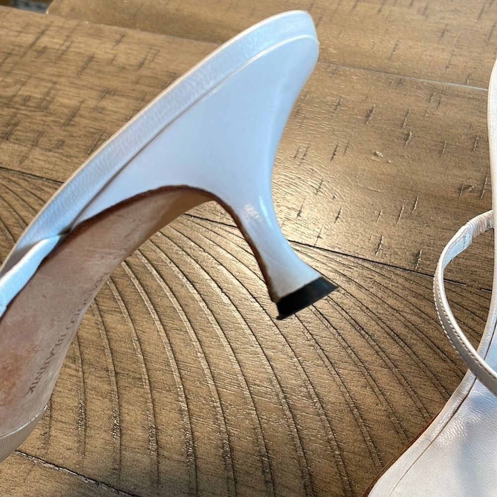 Manolo Blahnik White Sandal Heels with Coral Bead Detail - Picture 4 of 7
